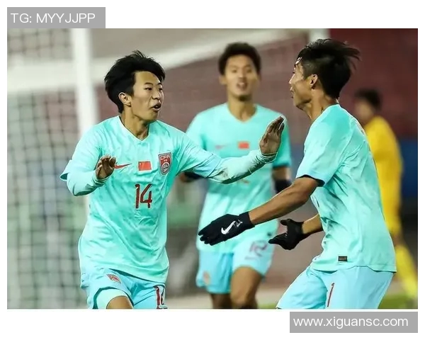 南京足球队的拼搏之路：从默默无闻到荣耀巅峰的奋斗纪实